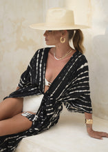 Load image into Gallery viewer, KIMONO midi | black & white sands