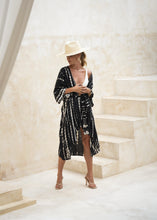 Load image into Gallery viewer, KIMONO midi | black & white sands