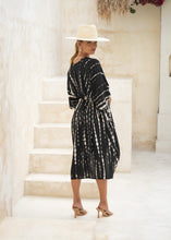 Load image into Gallery viewer, KIMONO midi | black & white sands