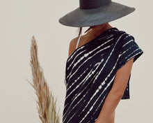 Load image into Gallery viewer, HALF PAREO| black & white sands
